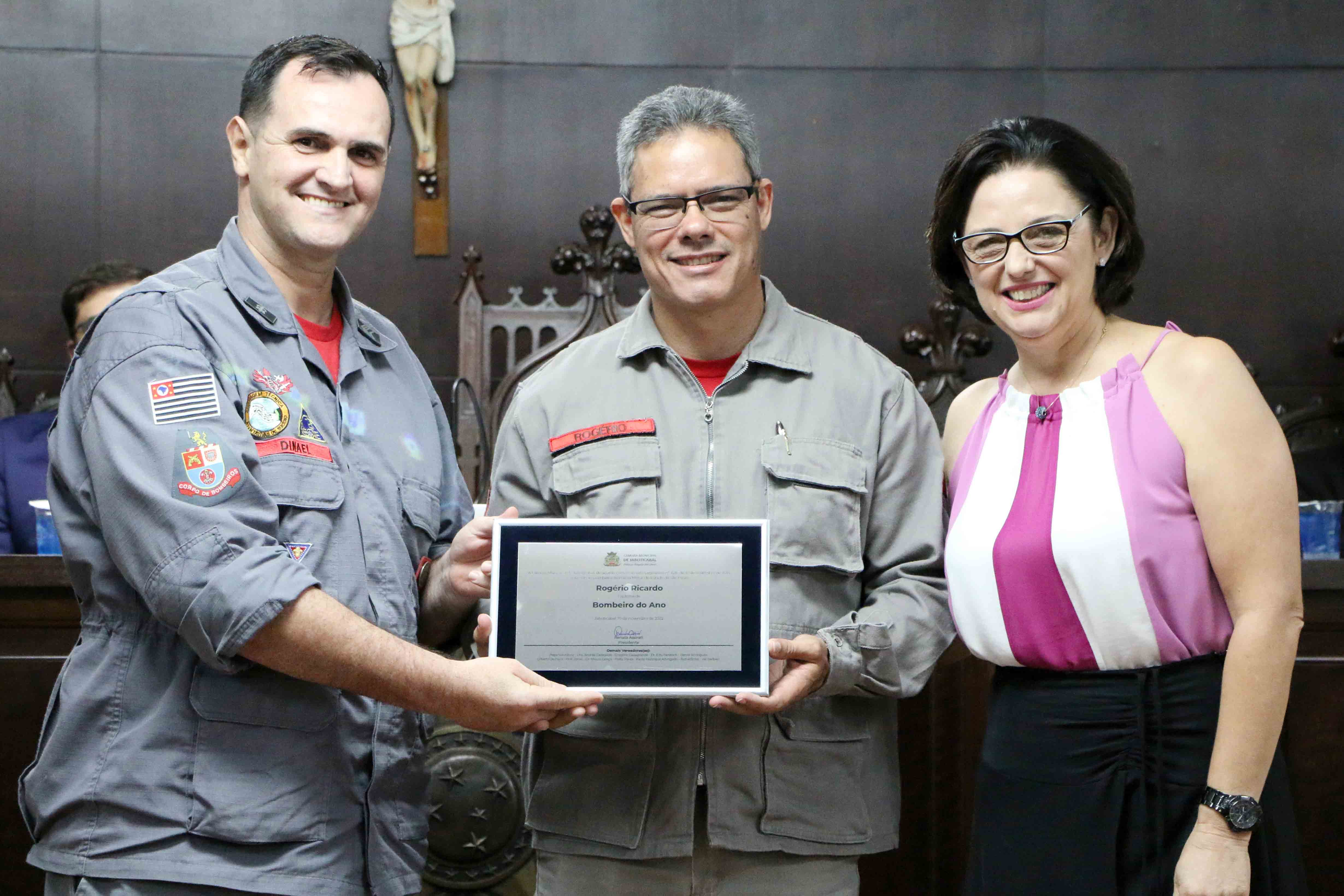 Diploma de Bombeiro do Ano a Rogério Ricardo