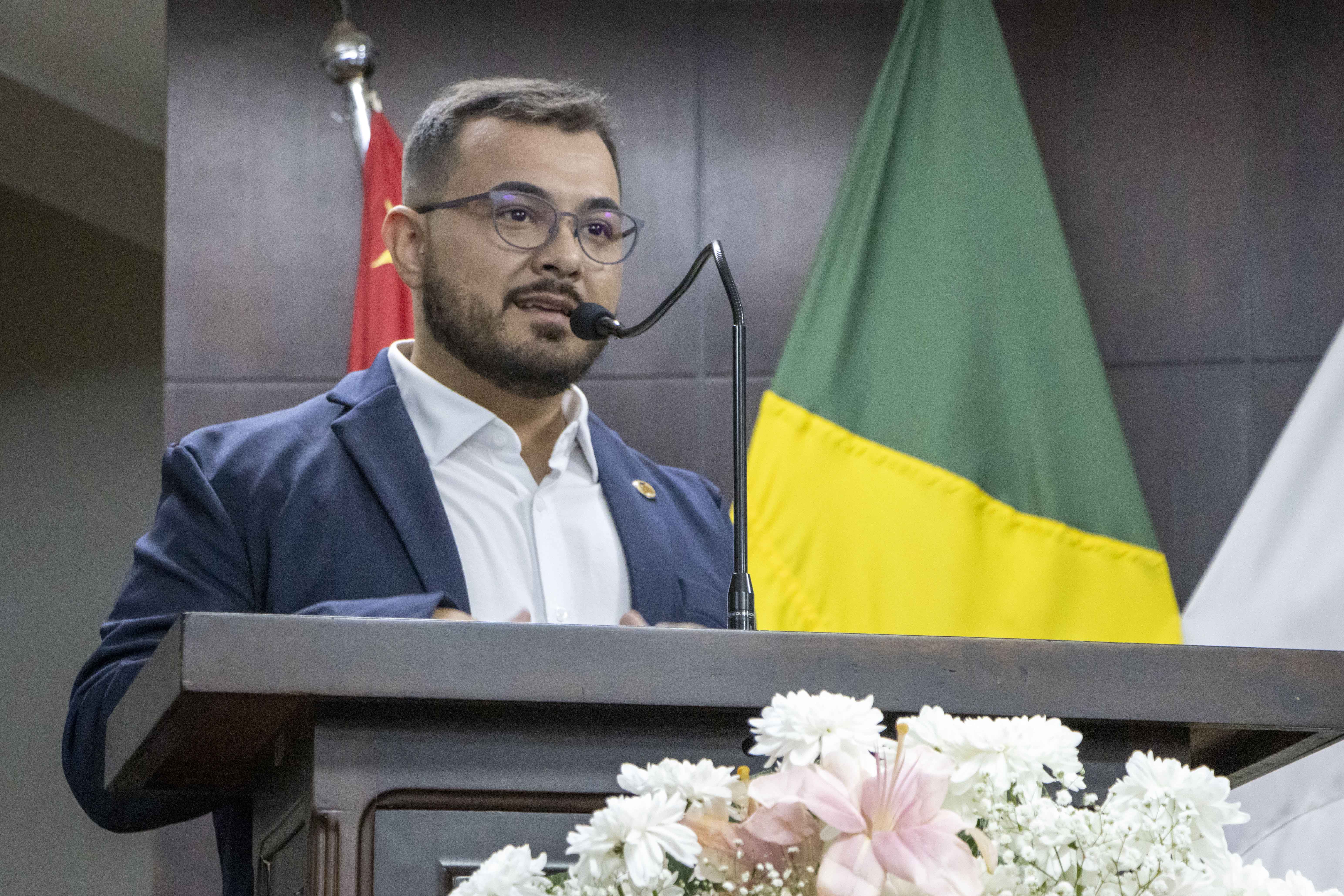 "Vida longa para a Escola de Arte”, desejou o Diretor de Cultura do município, Charlex Bueno.