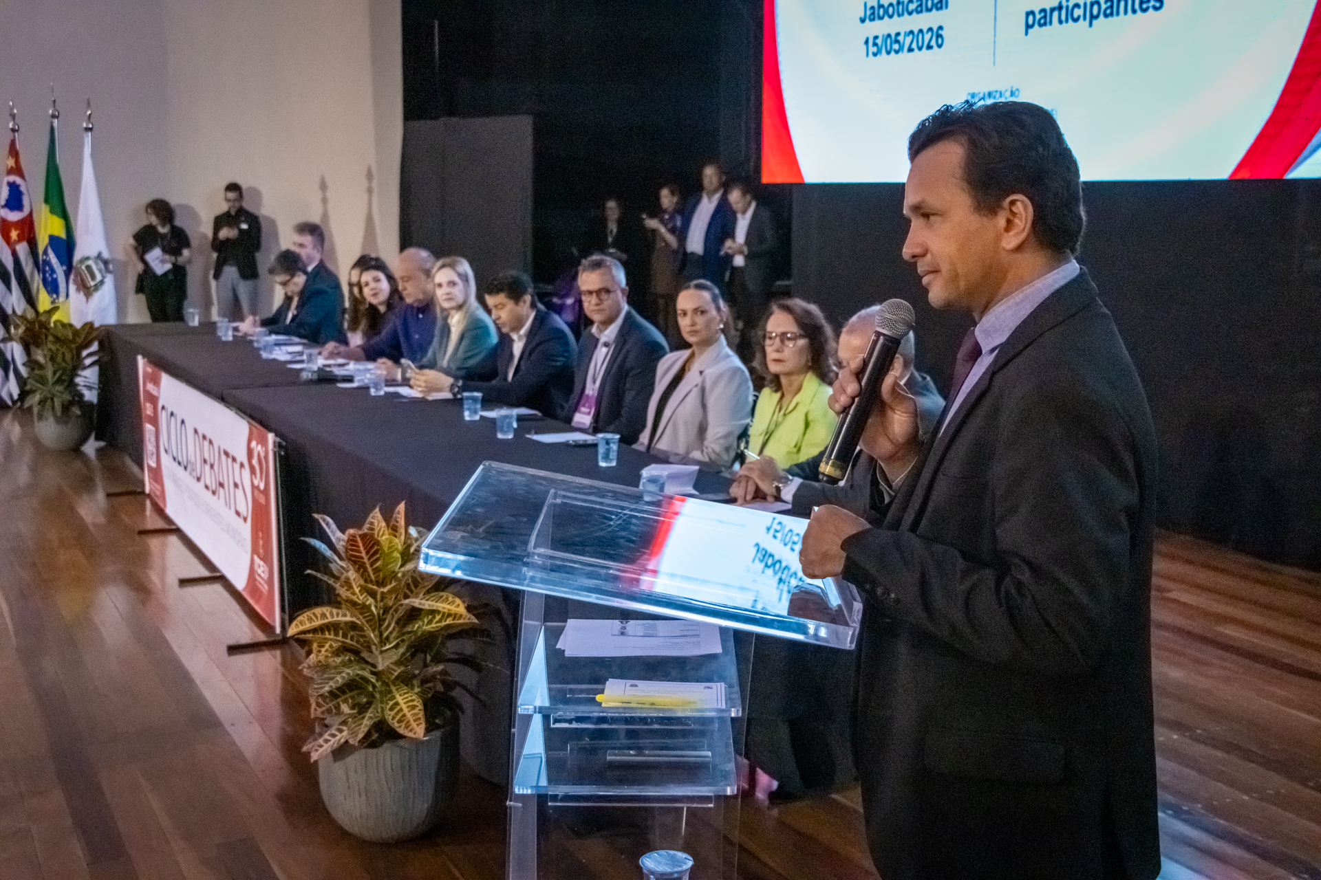 Ronaldinho, presidente da Câmara de Jaboticabal, na abertura do 30. Ciclo de Debates do TCESP em Jaboticabal.